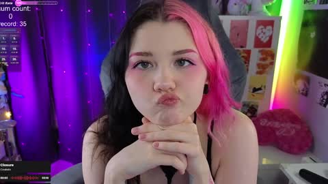 Snapshot of _biscuitty chatting on 13, 1, 2026 Alice .. online show from 13, 1, 2026