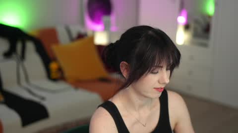 Snapshot of _blackbee_ chatting on 12, 10, 2025 Lili online show from 12, 10, 2025