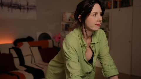 Snapshot of _blackbee_ chatting on 28, 7, 2026 Lili online show from 28, 7, 2026