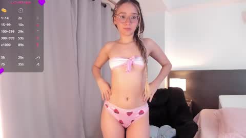 Snapshot of _bleuelune chatting on 22, 7, 2026 Mary online show from 22, 7, 2026