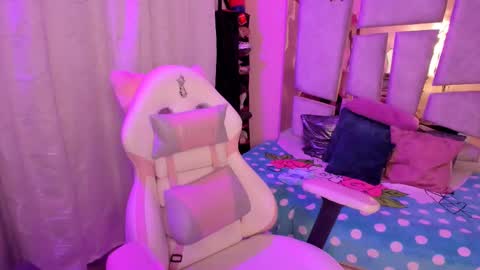 Angie  Independent model online show from 9, 9, 2025