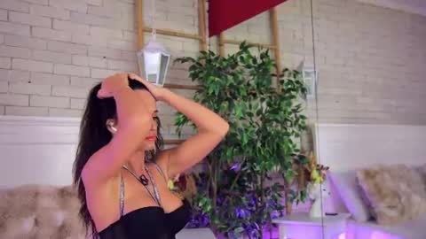 _carlawhite_ online show from 7, 7, 2026