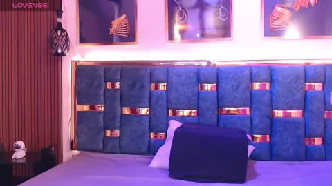 Caroline online show from 20, 4, 2026