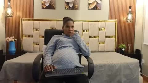 Caroline online show from 23, 4, 2026