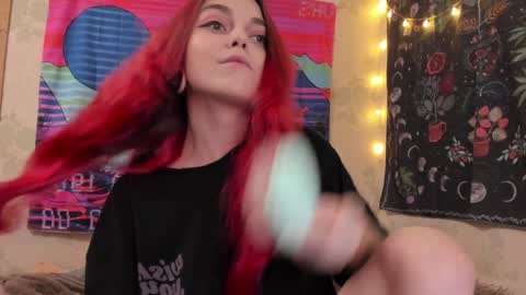 Snapshot of _caroline_coy chatting on 6, 12, 2024 Caroline online show from 6, 12, 2024