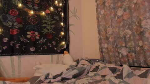 Snapshot of _caroline_coy chatting on 13, 12, 2024 Caroline online show from 13, 12, 2024