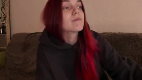 Snapshot of _caroline_coy chatting on 27, 10, 2025 Caroline online show from 27, 10, 2025