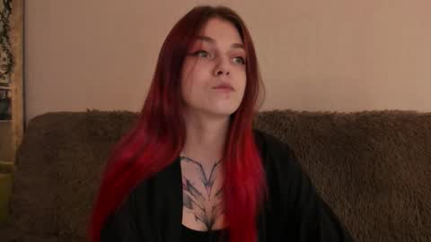 Snapshot of _caroline_coy chatting on 7, 11, 2025 Caroline online show from 7, 11, 2025