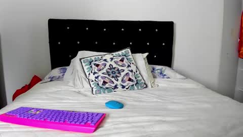 Bella  online show from 19, 2, 2025