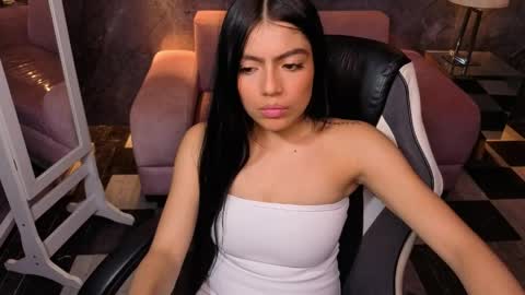 _charlottee_b online show from 1, 4, 2026
