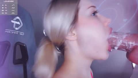 Snapshot of _chatur_babe chatting on 4, 12, 2025 Angelina online show from 4, 12, 2025