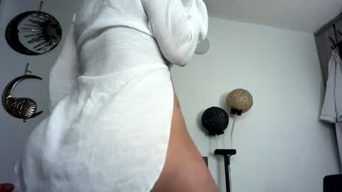  cristal ayala online show from 20, 1, 2025