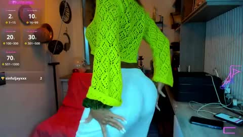 Snapshot of _cristal_ayala chatting on 8, 6, 2026 cristal ayala online show from 8, 6, 2026