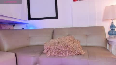 Dahiana Lincoln online show from 3, 3, 2026