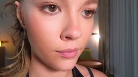 DemiDee online show from 10, 10, 2025