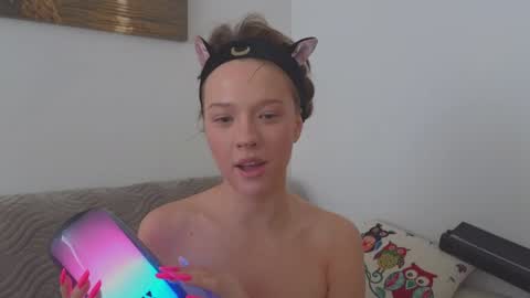 Snapshot of _demi_dee_ chatting on 14, 3, 2026 DemiDee online show from 14, 3, 2026
