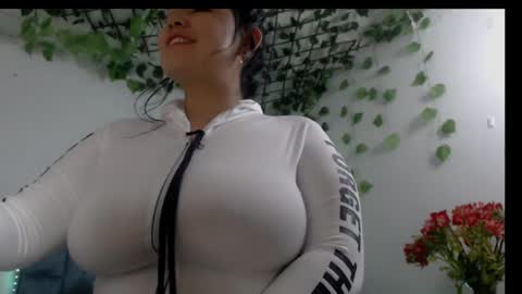 Dannia online show from 8, 3, 2025