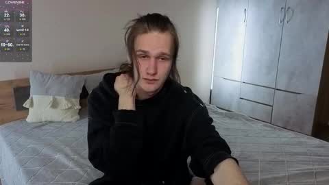 Snapshot of _dream_boys_ chatting on 17, 11, 2025 _dream_boys_ online show from 17, 11, 2025