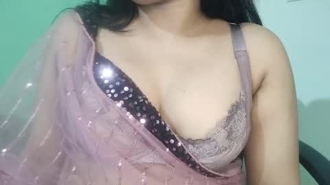 Snapshot of _dreamgirl_0 chatting on 4, 4, 2026 _dreamgirl_0 online show from 4, 4, 2026