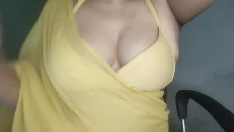 Snapshot of _dreamgirl_0 chatting on 6, 6, 2026 _dreamgirl_0 online show from 6, 6, 2026