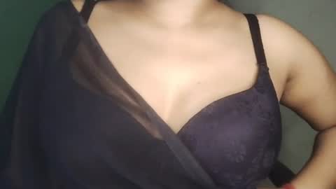 Snapshot of _dreamgirl_0 chatting on 8, 6, 2026 _dreamgirl_0 online show from 8, 6, 2026
