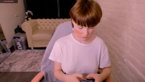 Luna    online show from 3, 3, 2026