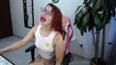 Snapshot of _dulcefox_ chatting on 4, 12, 2024 Abbye online show from 4, 12, 2024