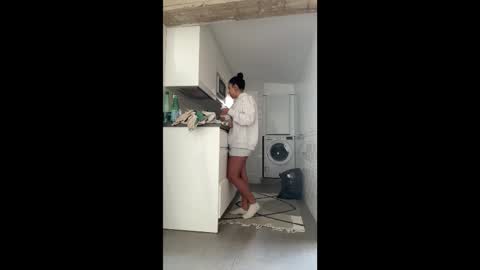  elena barra online show from 18, 9, 2025