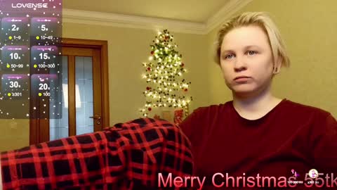 chloue and Gretta online show from 22, 12, 2024