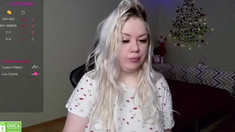 chloue and Gretta online show from 23, 12, 2024