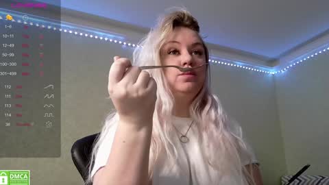 chloue and Gretta online show from 4, 1, 2025