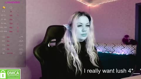 chloue and Gretta online show from 26, 2, 2025