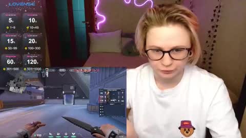 chloue and Gretta online show from 27, 2, 2025