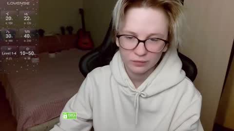 chloue and Gretta online show from 26, 4, 2026