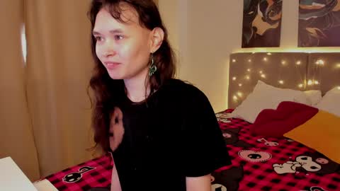 Snapshot of _emily__strike_ chatting on 13, 5, 2026 _emily__strike_ online show from 13, 5, 2026