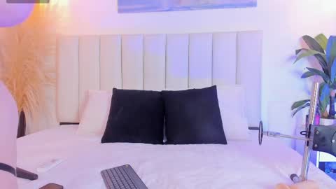 Snapshot of _emily_queen chatting on 3, 6, 2026 Emily Queen online show from 3, 6, 2026