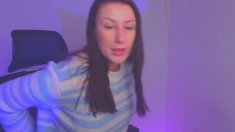 Snapshot of _emma_lay chatting on 22, 12, 2024 Emma online show from 22, 12, 2024