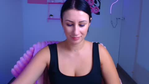 Snapshot of _emma_lay chatting on 24, 10, 2025 Emma online show from 24, 10, 2025