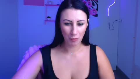 Snapshot of _emma_lay chatting on 7, 11, 2025 Emma online show from 7, 11, 2025