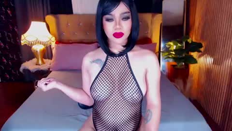 _empressvalerie_ online show from 8, 5, 2026