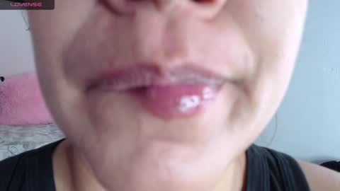 Emily Valencia online show from 31, 12, 2024