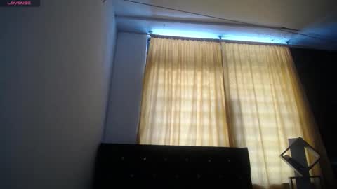  Exa help me position myself with your thumb up thanks  online show from 21, 12, 2025