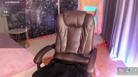 Snapshot of _f_r_a_u_ chatting on 26, 1, 2025 F R A U online show from 26, 1, 2025