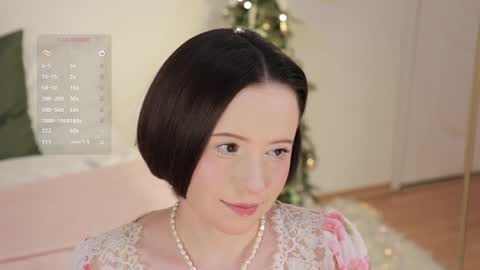 Essie  online show from 31, 12, 2024