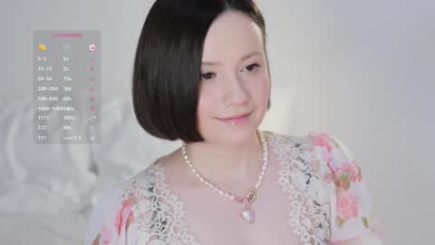 Essie  online show from 5, 2, 2025