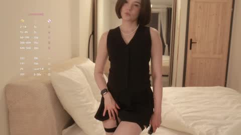 Essie  online show from 18, 4, 2026