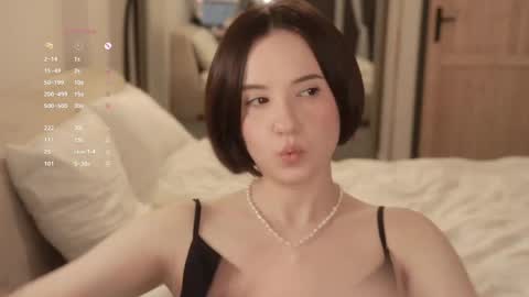 Essie  online show from 24, 4, 2026