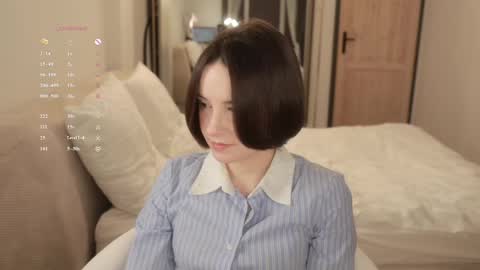 Essie  online show from 25, 4, 2026