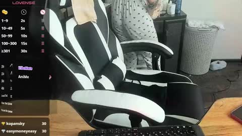 Snapshot of _feralberry__ chatting on 15, 12, 2024 Alis online show from 15, 12, 2024