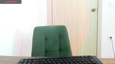 Snapshot of _feralberry__ chatting on 3, 2, 2025 Alis online show from 3, 2, 2025